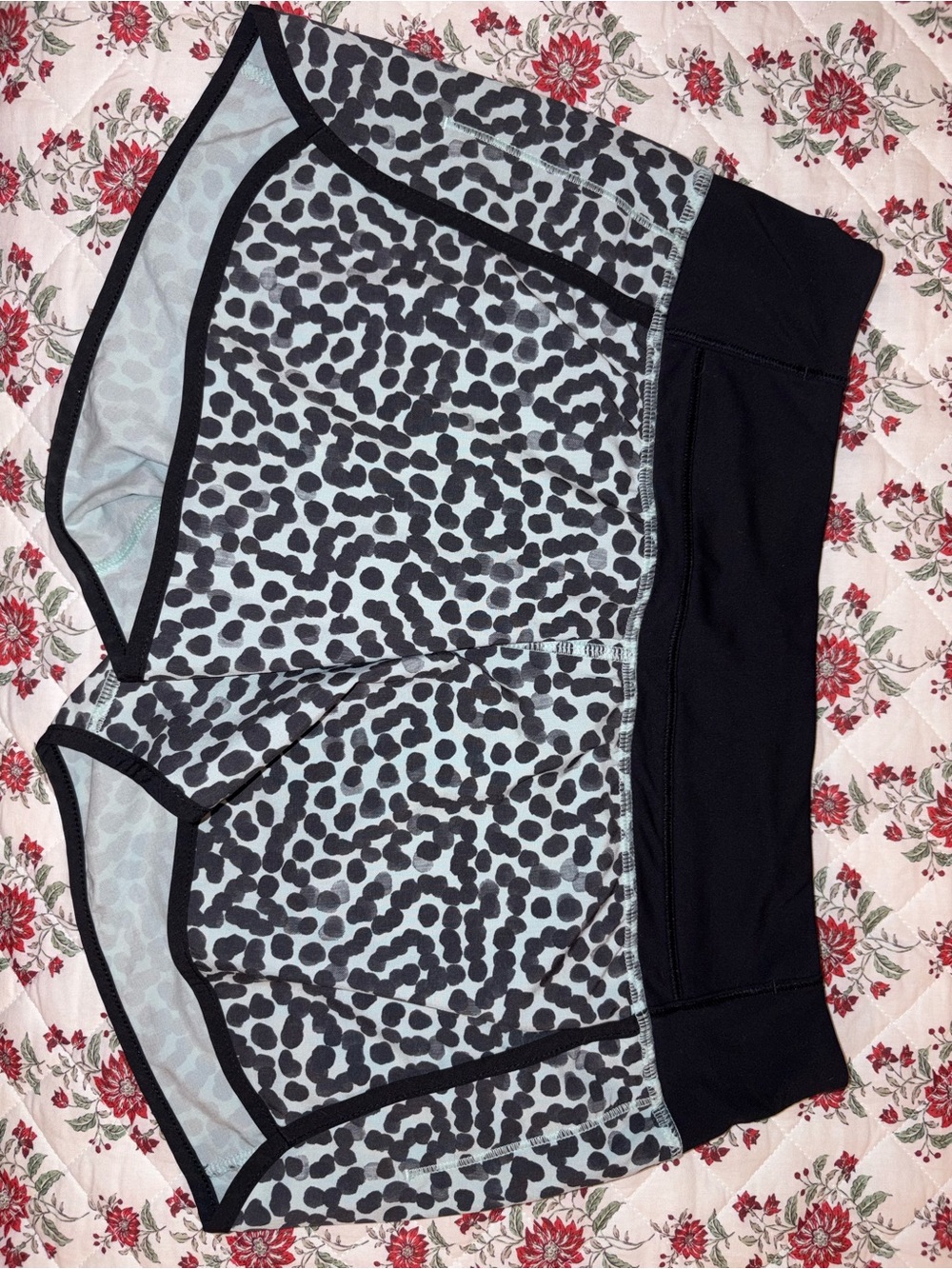 Lululemon Women's Leopard Print Active Shorts - Black & Light Gray Sz 4